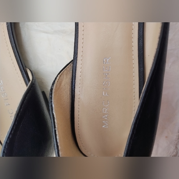 Marc Fisher black flats in great condition! Size 8M - Picture 4 of 5
